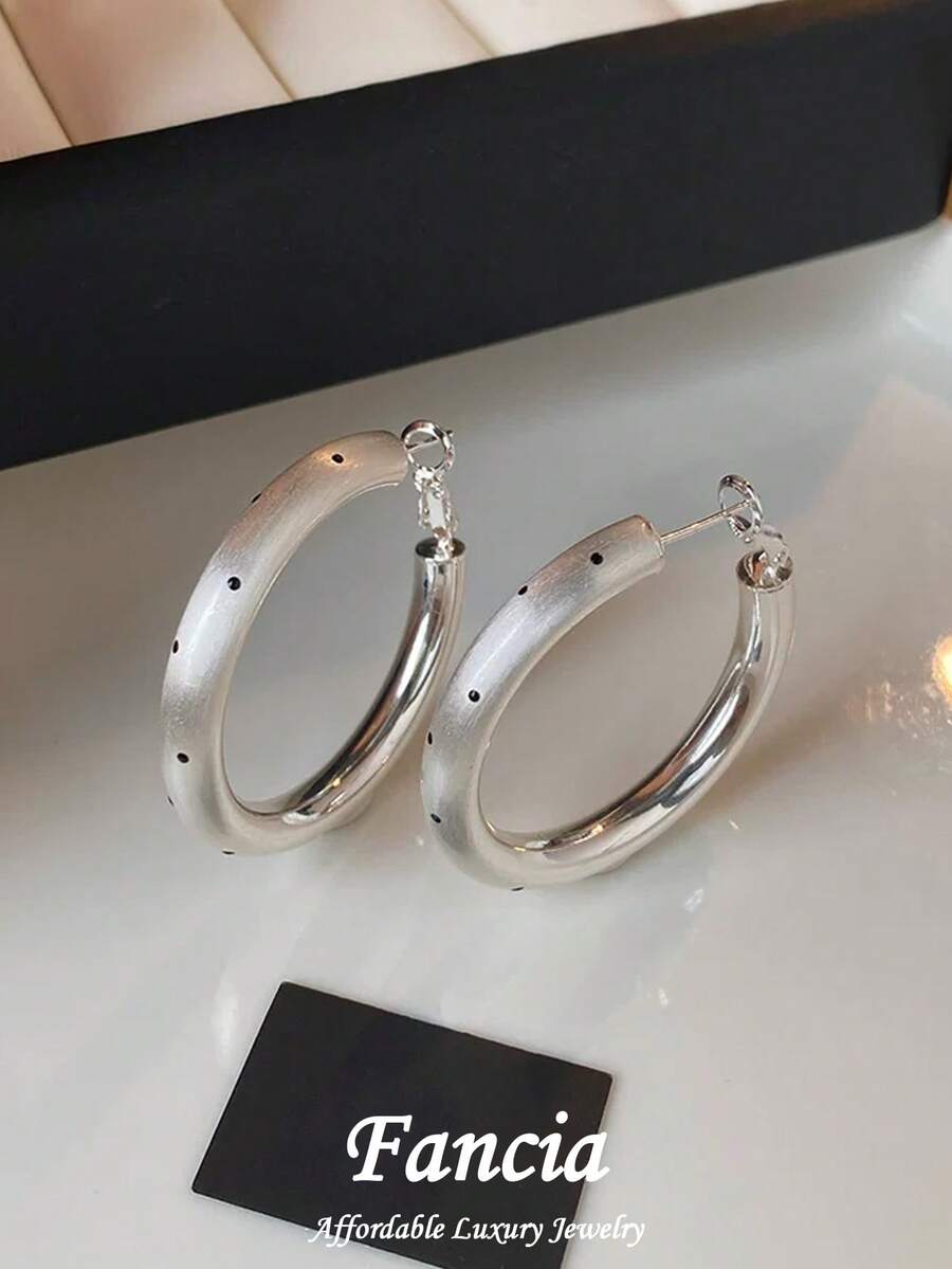 1 Pair Fashionable Personalized Geometric Polka Dot Hoop Earrings Suitable For Women's Daily Commute Wear - Silver - View 1