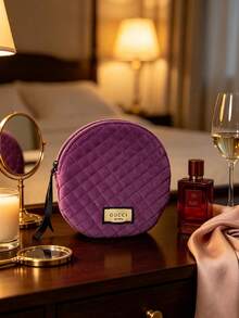 Lila gesteppte runde Kosmetiktasche mit Reißverschluss, Etikett-Dekor, tragbar, schlicht und elegant, Aufbewahrungstasche mit orientalischem Charme-Design für Reisen, Schule, Einkaufen und Arbeit, Geschenk für Frauen GUCCI‑GIFT‑10 - Violett - Übersicht 5