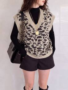 Rompi Pullover Leher V Motif Leopard Desain Minimalis Kasual Musim Gugur/Dingin untuk Wanita - Khaki - View 4