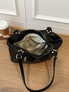 柔軟百褶紋理托特包，附毛球珠飾流蘇吊飾，拉鍊開合，柔軟包身搭配挺括造型，大容量適合旅行與收納，適用於校園、通勤、工作、購物、約會及日常出行 - 黑色 - 查看 7