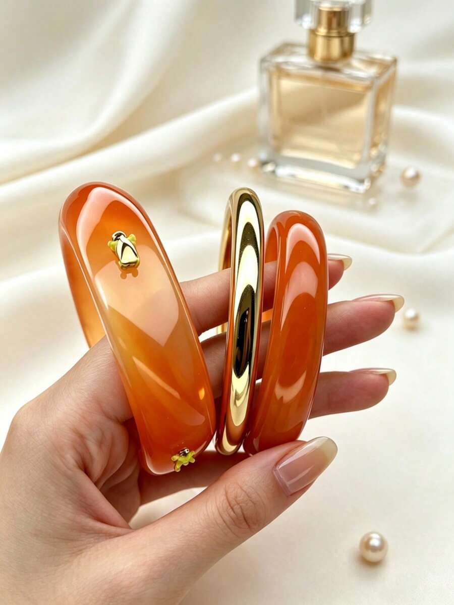 3 PiecesWarm Orange Jelly Texture Resin Bracelet Set, Cute Yellow Bear Decor Wide Bangle Paired With Polished Gold Thin Bangle, European And American Sweet Cool Layered Hand Jewelry For Women's Daily, Date And Street Wear - Twisted Transparent Orange Bear + Thin Round Gold + Medium Round Orange - View 1