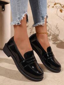 Women's Round Toe Patent Leather Loafers, Chunky Heel Slip-On, Minimalist British Style, Spring/Autumn Commute Versatile Shoes - Black - View 2