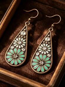 1 Pair Vintage Floral Teardrop Earrings For Women, Bohemian Green Enamel Flower Pendant Earrings, Unique Exaggerated Earrings, Party Holiday Gift Jewelry - Mint Green Vintage Earrings - View 2