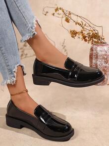 Women's Round Toe Patent Leather Loafers, Chunky Heel Slip-On, Minimalist British Style, Spring/Autumn Commute Versatile Shoes - Black - View 3