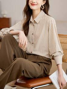 YUXIN 女款復古條紋襯衫，春夏風格，寬鬆領口設計，適合通勤、辦公與休閒穿著，百搭顯瘦 - 杏色 - 查看 11