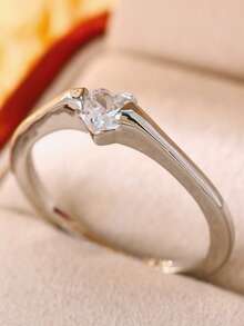 1 pieza Anillo solitario minimalista de tono plateado, anillo de dedo con una sola piedra CZ redonda transparente para mujeres, uso diario y compromiso - Anillo sencillo - Ver 2