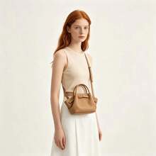JP Dumpling Bag 女款 JH30692 Hana 小號新款女包 單肩斜跨手提多用途 通勤上班 外出購物約會 小托特包 輕量耐用 麂皮 高顏值 百搭 - 卡其色 - 查看 4