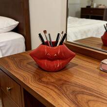 1pc Lip-Shaped Desktop Storage Ornament, Minimalist Portable Lip-Shaped Storage Box, Suitable For Home, Office, Bathroom, Wedding, Valentine's Day And Romantic Gift Occasions, Back To School Season - A - View 1