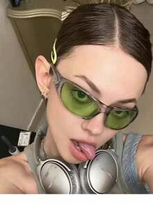 Green Design Fashion Glasses - Green - View 1