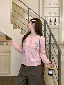 Cardigan Rajut Motif Bunga Bordir Warna Pink Gaya Korea, Jaket Sweater Pendek Lembut dengan Kerah Bulat dan Kancing Tunggal - Berwarna merah muda - View 3
