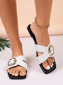 Women's Comfortable Wear-Resistant Rhinestone Metal Round Buckle Solid Color No Pattern Square Toe Cross Wide Strap Flat Slide Sandals European And American Fashion Style Daily Beach Outing Summer White Faux Leather Slip-On Slippers - White - View 3
