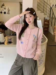 Cardigan Rajut Motif Bunga Bordir Warna Pink Gaya Korea, Jaket Sweater Pendek Lembut dengan Kerah Bulat dan Kancing Tunggal - Berwarna merah muda - View 6