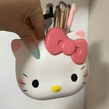SANRIO 1 قطعة صندوق تخزين مكتبي متعدد الوظائف، خفيف الوزن، تصميم قطة كرتونية وردية لطيفة مع فيونكة، مناسب لتخزين لوازم المكتب/الدراسة، أقلام، أقلام رصاص، أقلام تحديد، حرف يدوية، تخزين مكتبي، تنظيم مستحضرات التجميل على السطح، توفير المساحة، أسلوب بسيط، منظم مكتبي مثالي، صندوق تخزين حامل أقلام محمول - متعدد الألوان - مشاهدة 3