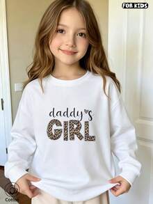 كنزة كاجوال للبنات بطبعة حروف "daddy's GIRL" بنقشة جلد النمر، قميص قطني بياقة دائرية وأكمام طويلة - أبيض - مشاهدة 9