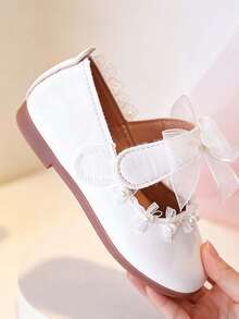 1 Pair Girls Princess Style Flat Ballet Shoes With Lace, Large Bow, Pearl Trim, Soft Sole, Non-Slip, Suitable For School, Party, Formal Occasions - White - View 5