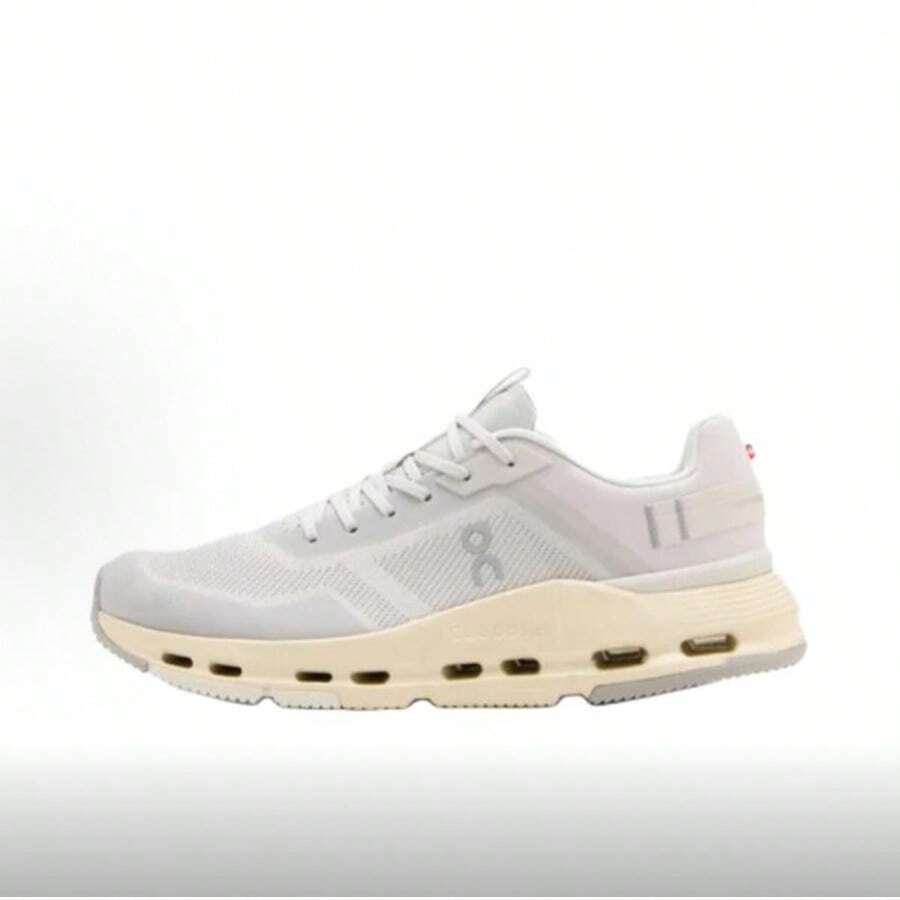 On Running Cloudnova Form 2 Unisex Freizeitschuhe Leichte, Gepolsterte, Atmungsaktive Laufschuhe für Pendler - Hellgrau/Elfenbeinweiß (Empfehlung: eine halbe Nummer größer bestellen) - Übersicht 1