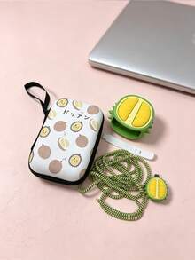 5件組卡通水果充電器數據線保護套組，附水果印花EVA硬殼收納袋，含數據線保護繩、充電器軟殼/數位印花收納袋，酪梨/草莓/榴槤多款可選，矽膠防震防摔，相容Apple 18/20W數據保護收納組，收納袋可收納充電器、耳機、數據線，適合學生、旅行、通勤數位配件，送禮與自用皆宜 - 彩色 - 查看 8