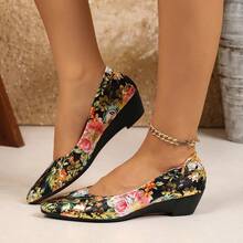 Women's Vintage Chinese Style Floral Print Wedge Heel Slip-On Shoes, Satin Low Heel Commuter Anti-Slip Shoes - Black Floral - View 5