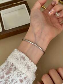 時尚愛心造型女款石英腕錶，銀色錶殼，灰色貝殼錶盤，開口手鐲錶帶，正裝腕錶，適合休閒與正式場合 - 銀色 - 查看 5
