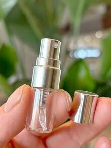 1/2件裝塑膠香水噴霧瓶，附壓式噴頭，適用於精華液、香水、保養品試用，可攜式可重複填充化妝品容器，適合旅行、保濕與產品測試 - 彩色 - 查看 5