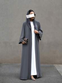Hafizah 女款黑色長款條紋刺繡開襟外套夾克附頭巾 2件套 - 灰色 - 查看 4