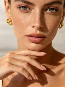 Minimalist Glossy Pig Nose Stud Earrings, Versatile For Commuting, Delicate & Petite, Luxury Niche Gift For Girlfriend - Gold - View 4