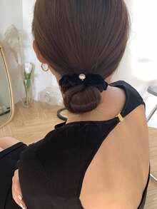 topshiny New Minimalist Black Velvet Scrunchie Hair Tie Elegant Hair Band Exquisite Hair Rope Versatile Elastic Hair Accessory 1pc - Multicolor - View 5
