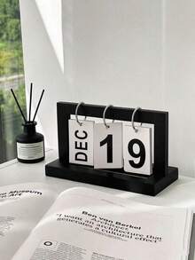 1pc Modern Minimalist Wooden Flip Calendar Perpetual Calendar Bedroom Desk Ornament Holiday Gift Decorative Table Calendar - Multi-color - View 2