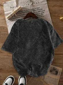 Washed Vintage 90s Distressed Women's Plus Size Mantis Print T-Shirt - Black - View 2
