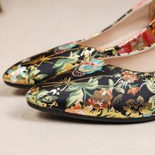 Women's Vintage Chinese Style Floral Print Wedge Heel Slip-On Shoes, Satin Low Heel Commuter Anti-Slip Shoes - Black Floral - View 9