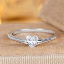1 pieza Anillo solitario minimalista de tono plateado, anillo de dedo con una sola piedra CZ redonda transparente para mujeres, uso diario y compromiso - Anillo sencillo - Ver 5