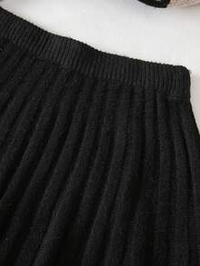 New Fashion Versatile Floral Jacquard Minimalist Commute Girls Pullover Sweater And Pleated Skirt Set - Black - View 6