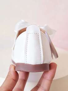 1 Pair Girls Princess Style Flat Ballet Shoes With Lace, Large Bow, Pearl Trim, Soft Sole, Non-Slip, Suitable For School, Party, Formal Occasions - White - View 7