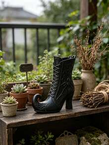 Halloween Dark Style Spider Witch High Heel Boots Figurine, Vintage Spider Web Embossed Curved Pointed Shoe Design, Gothic Halloween Atmosphere Desktop Decor, Suitable For Yard, Coffee Table, Window Display, Halloween Party Essential Ornament, Unique Niche Home Decor, Gift, Scene Setting, Photography Prop Dual Use, Matte Black Texture Exquisite Versatile - One Size Fits All - View 3