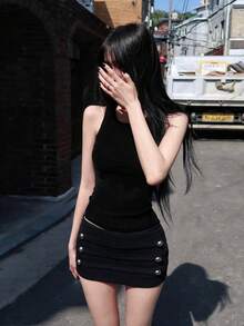 شورتات نسائية قصيرة مستقيمة من قماش محبوك بتفاصيل أزرار، بقصة ضيقة مرنة، Top Dazzle Chic - الأسود - مشاهدة 6