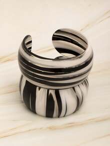 1pc Minimalist Acrylic Striped Geometric Wide Open Cuff Bracelet, Women's Fashion Accessory, Suitable For Daily And Party Occasions, All Seasons, Casual Wear - Bracelet - View 1
