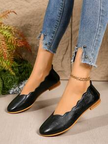 Women's Vintage Round Toe Flat Slip-On Shoes With Wavy Edge, Low Vamp, Casual Commuter Shoes For Spring And Autumn - Black - View 6