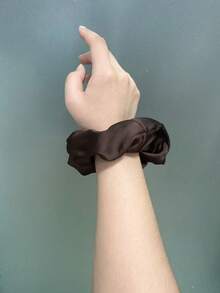 1pc Large Fluffy Long Hair Scrunchie, Solid Color, Casual, Polyester Fiber, High Elasticity, Soft Silky, Lightweight Luxury, Fashionable, 4 Seasons - Brown - View 4