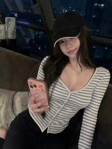 極簡通勤風天絲 V 領條紋修身女款上衣 - 淺藍色 - 查看 2