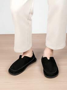 Plus Size Men's Colorblock Suede Loafers, Contrast Color Suede, Unique Minimalist Low-Top Design, Soft Foot Feel, 2 Colors Available - Black - View 4