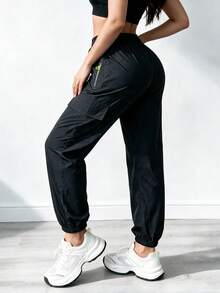 Celana Jogger Kargo Kasual Wanita dengan Tali Pengikat, Ringan dan Bernapas, Dirancang dengan Kantong Kapasitas Besar, Warna Hitam - Hitam - View 3
