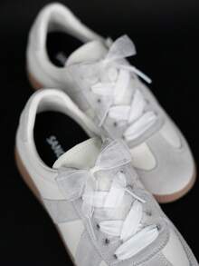 2 Pairs 2.5cm Wide Cute Lotus Lace Shoelaces With Lightweight Solid Color Chiffon Shoelaces, Multiple Wearing Styles For Daily Replacement, DIY Decoration - Ruffle-white+New Snow Gauze-#8001 Bleached - View 3