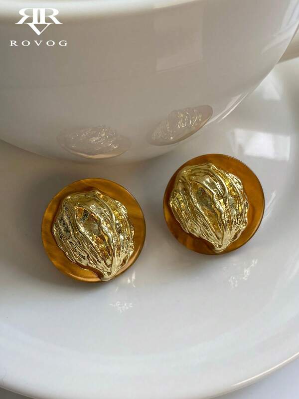 1 Pair Elegant Vintage Pleated Metal Stud Earrings Suitable For Women's Casual Gatherings