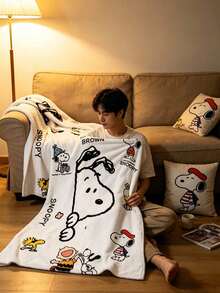 Snoopy White Background Big Head Multi-Character Cartoon Dog Print Flannel Throw Blanket, Graffiti Pattern, Soft And Comfortable, Suitable For Sofa, Bedroom And Daily Home Decor - Multiple Styles - View 2