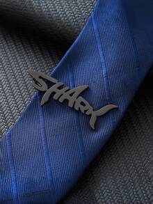 Creative Shark Shaped Tie Clip For Men, Business Formal Tie Buckle, Gold Silver Black Three-Color Metal Texture, Personalized SHARK Hollow Design, Secure Grip And Anti-Slip. Suitable For Workplace Commute, Banquet Wedding, Daily Suit Outfit, Exquisite Niche Accessory, Enhance Men's Outfit Style, Fine Craftsmanship Wear-Resistant And Fade-Resistant, Suitable For Gift And Personal Use, Match Various Ties, Create Unique Gentleman Style, Fashionable Personalized Niche Suit Accessory - Shark - View 2