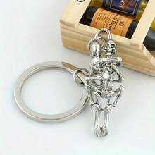 1PC Skeleton Couple Halloween Keychain, Cute Skull Design Couple Keyring, Silver Metal Couple Keychain, Perfect Gift For Friends - A - View 4