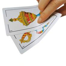 Juego de Cartas Tradicional Español con Patrón Vintage | Cartulina Resistente, Barajado Suave, Perfecto para Reuniones con Amigos y Familia, un Artículo de Juego de Mesa Casual Elegante y Práctico - Multicolor - Ver 4