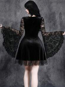 Gothic Sexy Velvet Stretch Dress With Metal Pendant, Dark Style, Lace Patchwork, Suitable For Halloween Party, Cosplay And Witch Style - Black - View 3