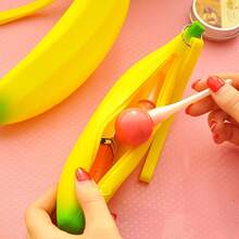 1pc Creative Banana Zipper Coin Purse, Handheld Banana Coin Wallet, Realistic Fruit Decor - Yellow - View 4