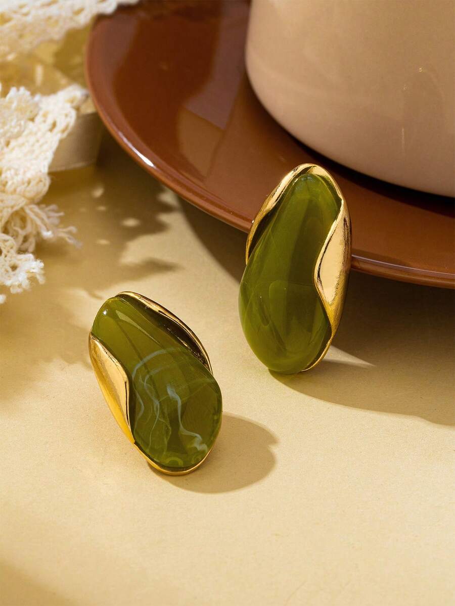 1 Pair Vintage Asymmetrical Teardrop Stud Earrings, Versatile Ear Jewelry For Women's Daily Commute, Holiday And Party - Yellow Gold - View 1